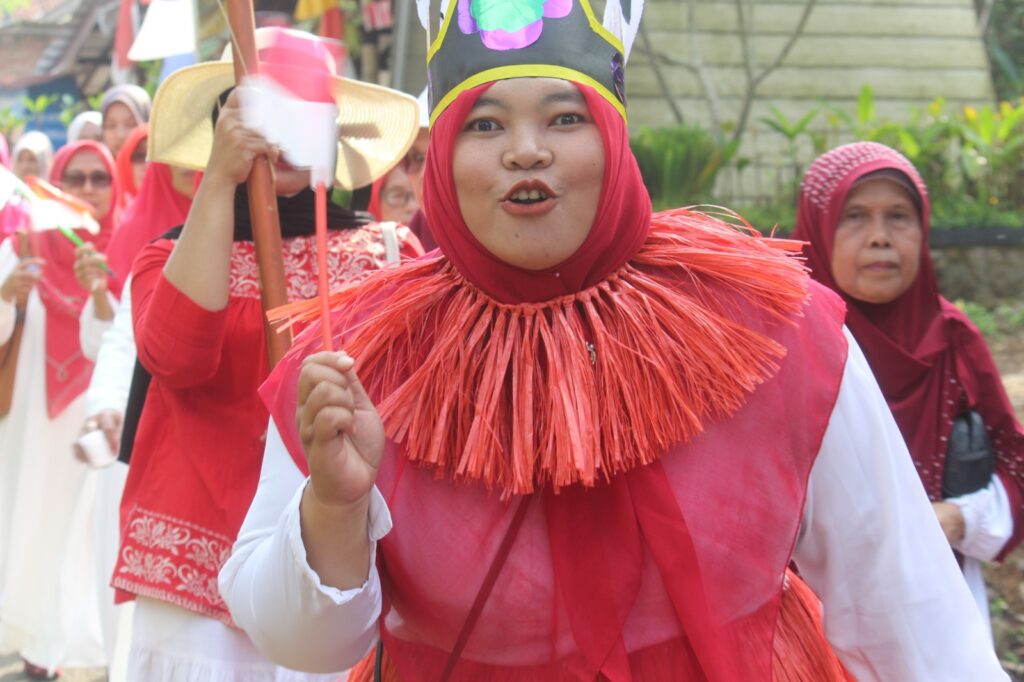 Peringati HUT RI Ke-80 di Desa...