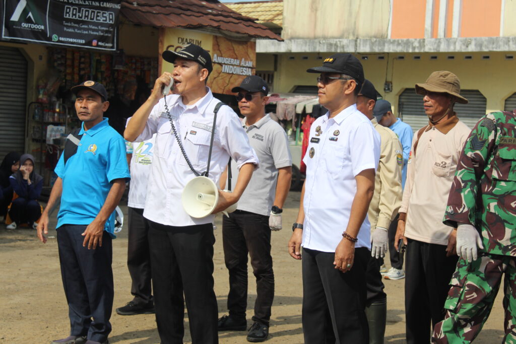 Kades Sirnabaya Pimpin Aksi World Cleanup Day 2025