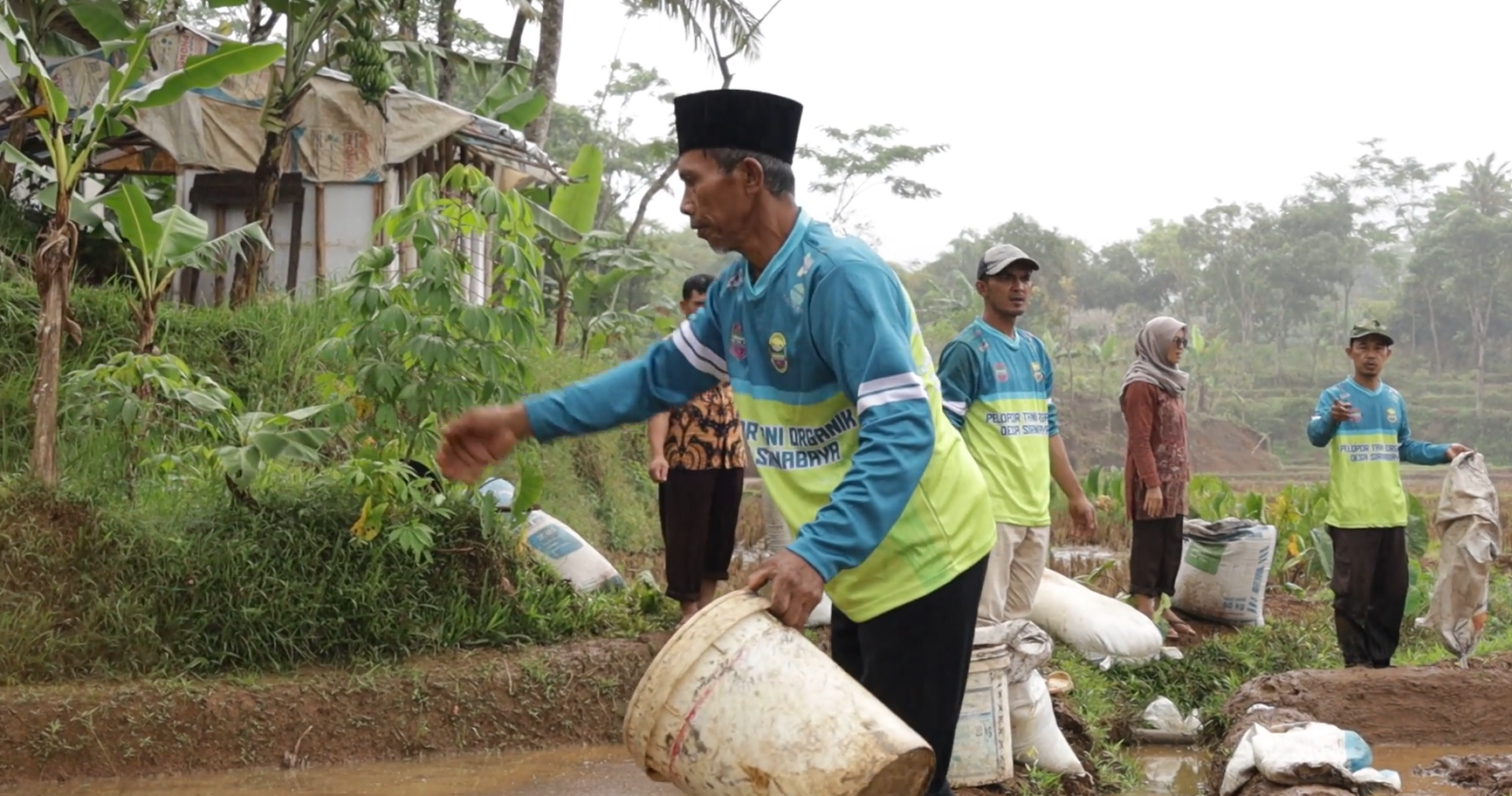Peserta SL PSRLB Sirnabaya Gaspool Menuju Desa Organik